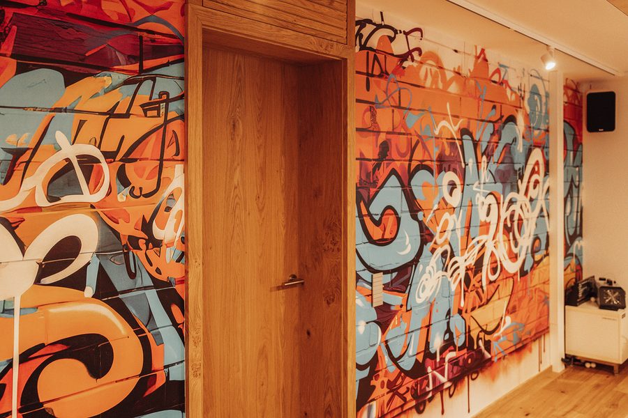 Graffiti-Tapete seitlich betrachtet