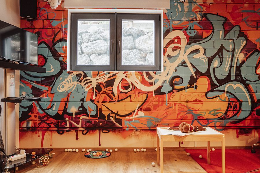 Wand mit Graffiti-Tapete